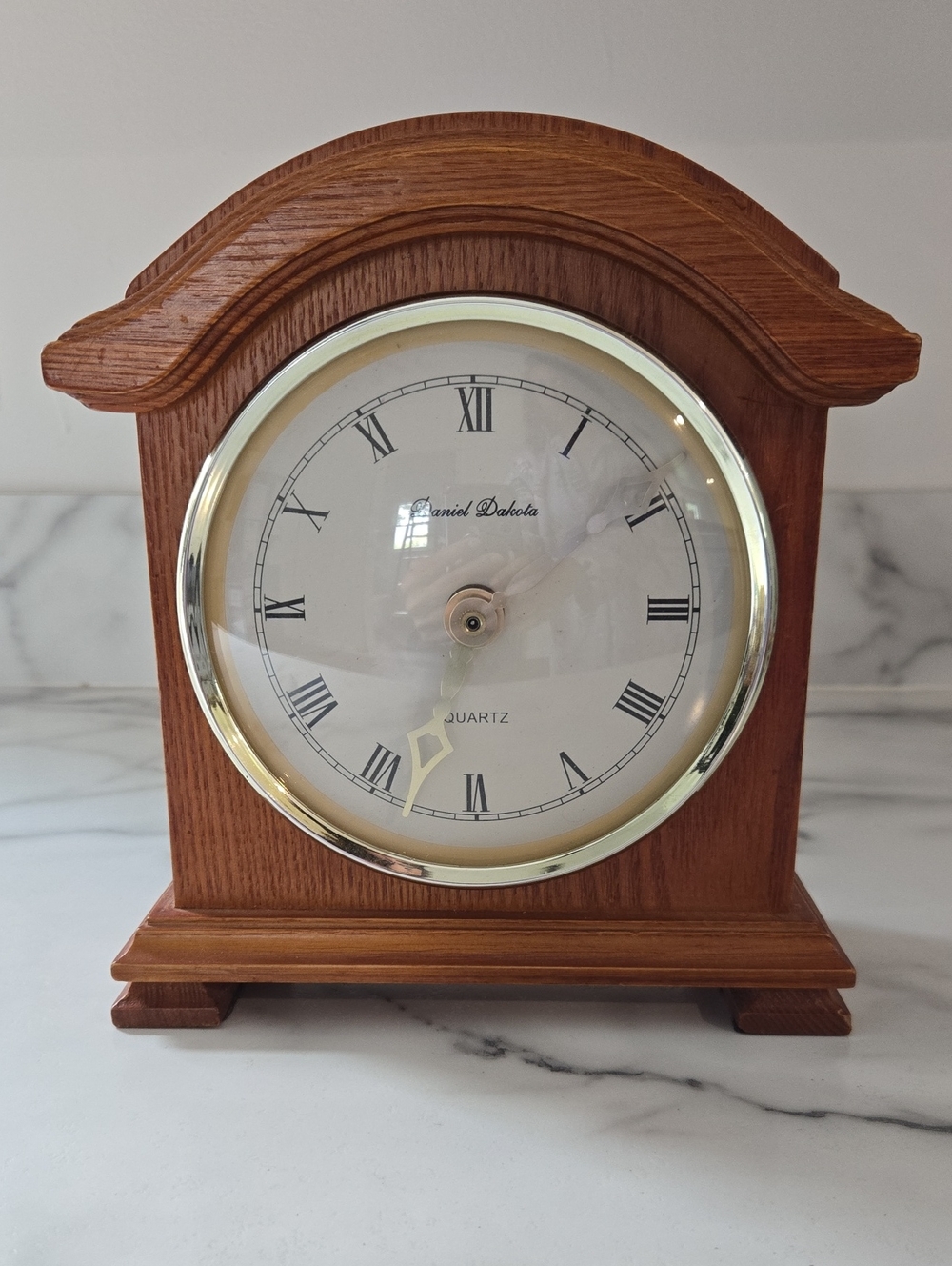 Vintage Daniel Dakota Quartz Mantel Clock With Roman Numerals